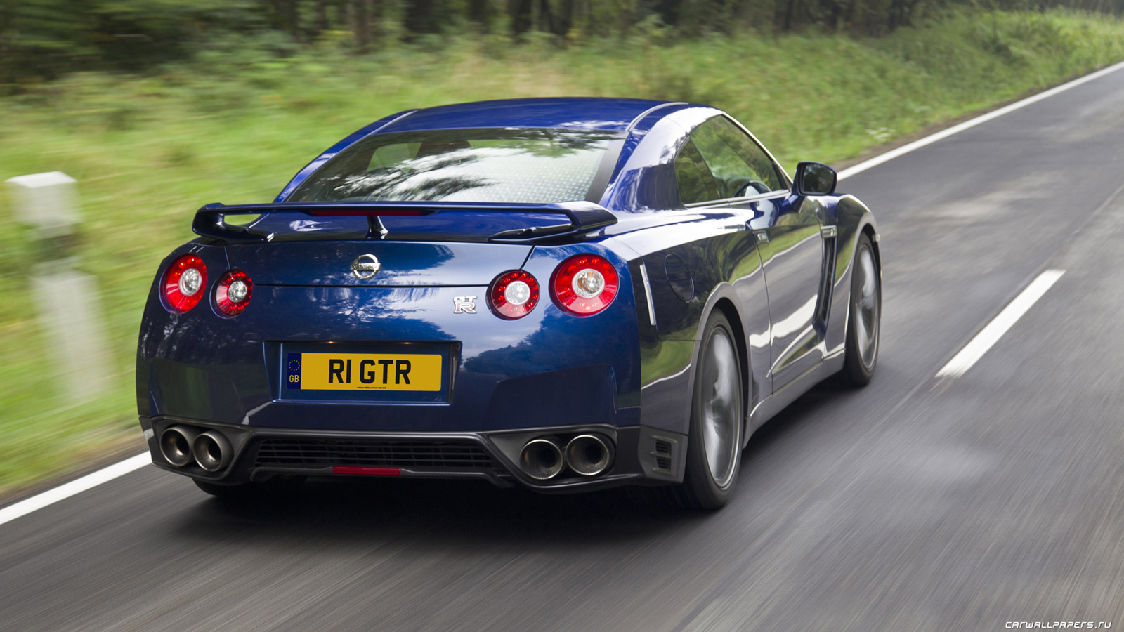 Nissan gt r r35 Rear